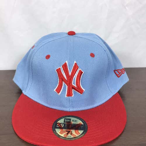 NEW New York Yankees New Era Fitted Hat