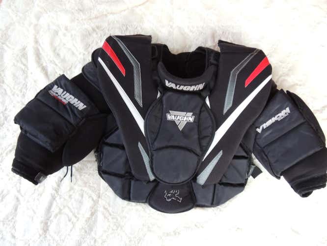 Vaughn Vision 9500 Pro Spec Senior Small Goalie Chest Protector Used