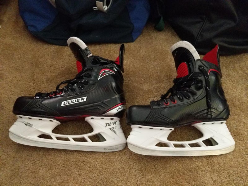 Senior Used Bauer Vapor X600 Hockey Skates Extra Wide Width Size 8