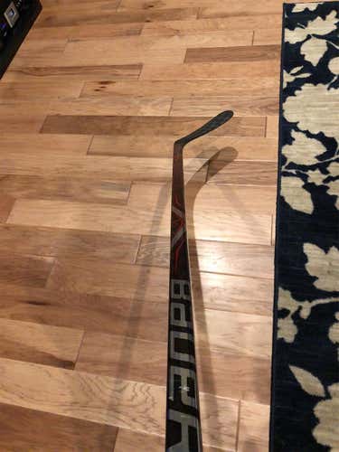 Used Right Intermediate Handed 1x lite Hockey Stick