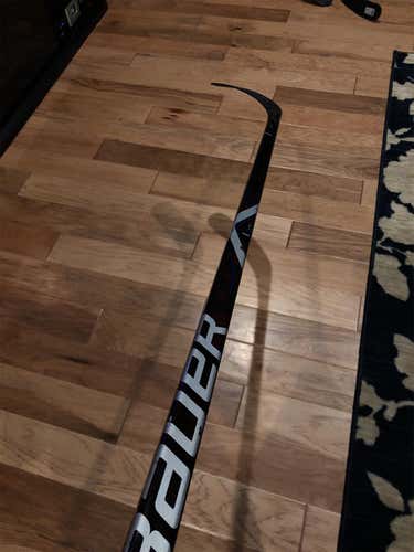 Used Custom Right Intermediate Handed 1x lite Hockey Stick
