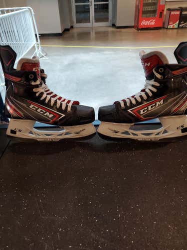 Used Senior CCM JetSpeed FT2 Hockey Skates Regular Width Size 7.5