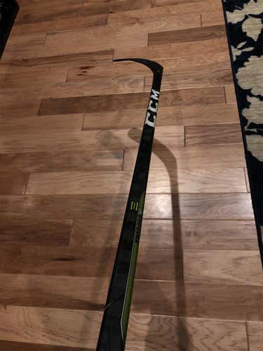 Used Right Intermediate Handed Trigger 3D Hockey Stick