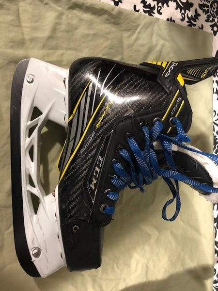 Used Junior CCM Super Tacks AS1 Hockey Skates Extra Wide Width Size 5.5