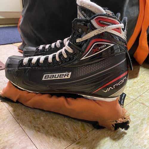Senior Bauer Vapor X700 Regular Width Size 8.5 Hockey Goalie Skates