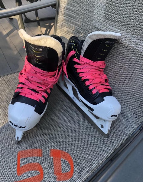 Junior CCM Regular Width Size 5 Goalie Skates