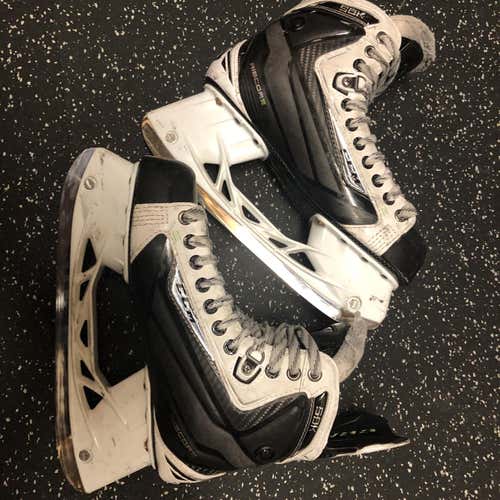Senior CCM RibCor 50K Regular Width  Size 7.5 Hockey Skates