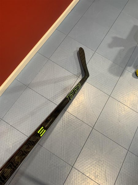Senior Left Hand RibCor Reckoner Mid Pattern Pro Stock Hockey Stick