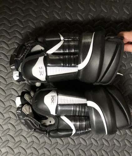 Black Used Senior Bauer Vapor XX Gloves 15"