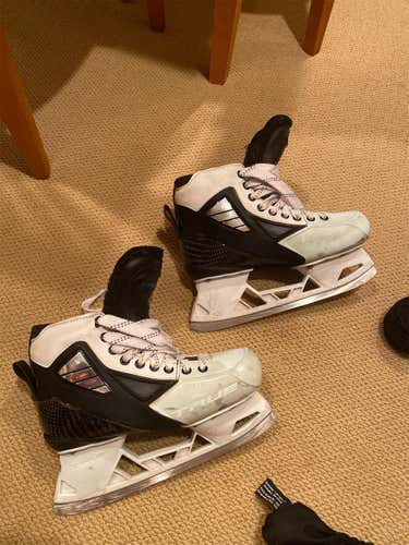 Senior True 2 Piece Regular Width Pro Stock Size 7 Hockey Goalie Skates