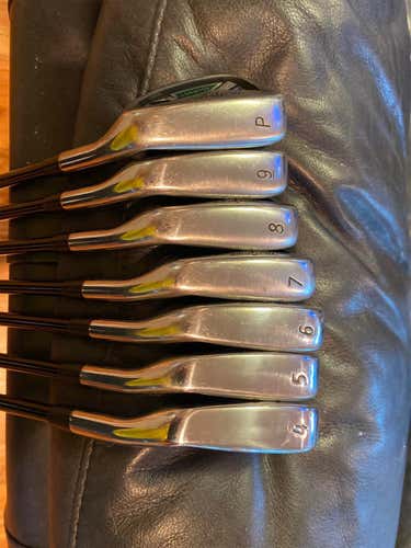 Men's Right Handed MacGregor M85i Tourney Senior Flex Graphite Shaft Iron Set