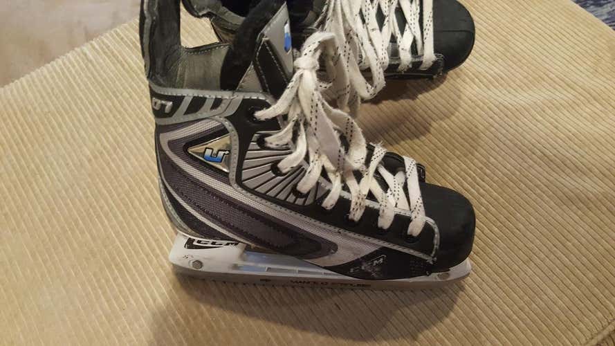 Used Junior CCM U+ 07 Hockey Skates Size 2.5