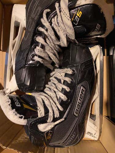 Used Junior Bauer Supreme S27 Goalie Skates Size 1