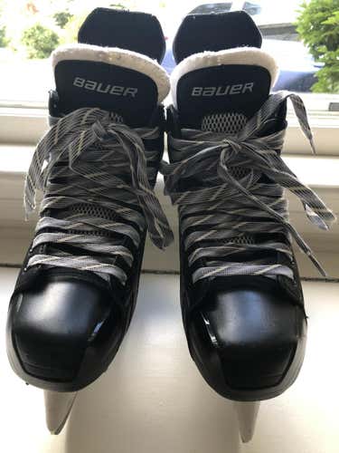 Used Youth Bauer Supreme 150 Hockey Skates Size 3.5