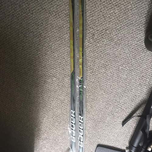 Senior Right Handed Supreme Ultra Sonic Mid Pattern  Hockey Stick