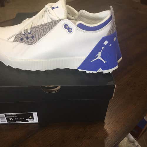 White Men's Size 11 (Women's 12) Nike Golf Shoes