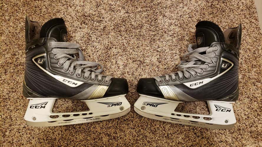 Like new Senior CCM U+ Crazy Light Hockey Skates Regular Width Pro Stock Size 9
