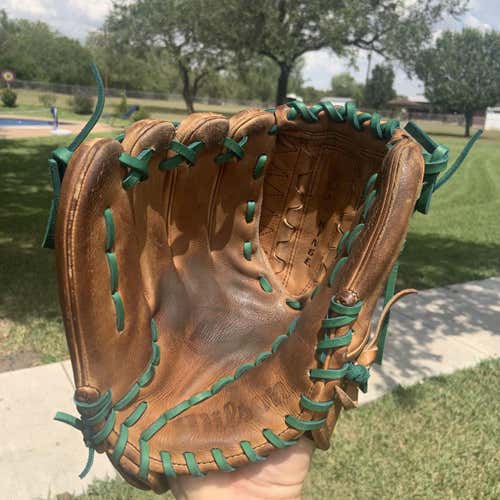 Brown High School/College Pitcher's A2K 12" Baseball Glove