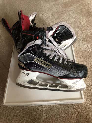 Senior Bauer Vapor X800 Regular Width  Size 8 Hockey Skates