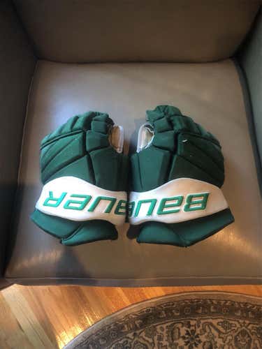 Used Bauer 14" Gloves