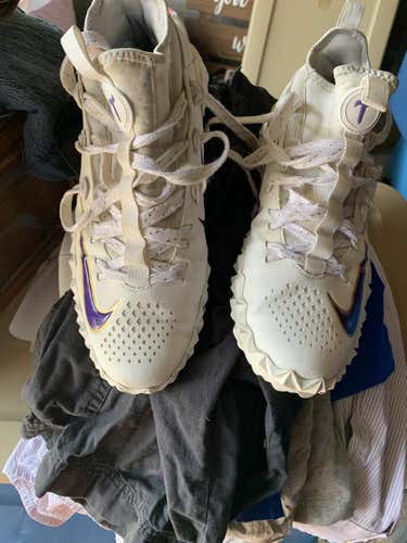 Thompson’s White Used Adult Men's Size 9.0 (Women's 10) Turf Cleats Nike