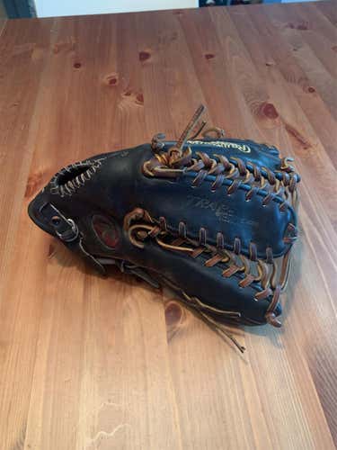 Black Used Right Hand Throw Gold Glove Elite 12.75" Baseball Glove