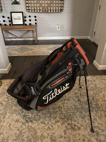 Black Used Men's Titleist Bag