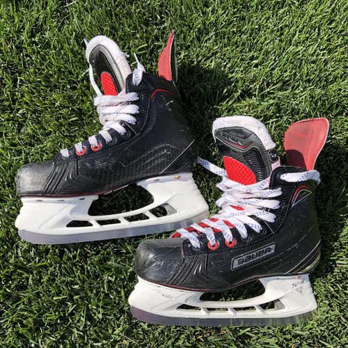 Junior Bauer Vapor X700 Regular Width Size 4 Hockey Skates