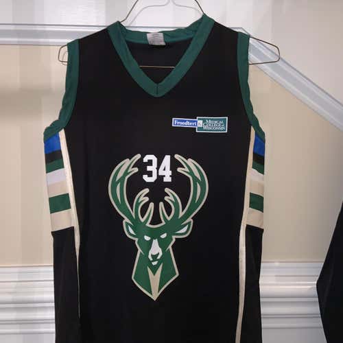 Milwaukee BUCKS ANTETOKOUNMP —— LIMITED QUANTITY