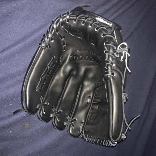 New Pitcher's A2000 11.75" Baseball Glove