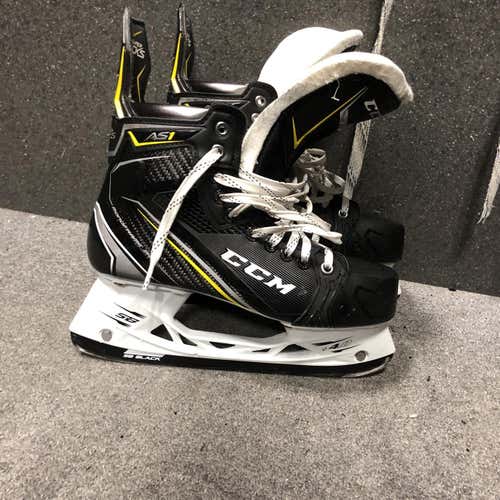 Senior CCM Super Tacks AS1 Regular Width  Size 8 Hockey Skates