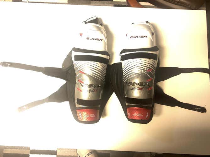 Senior Bauer Vapor APX Shin Pads