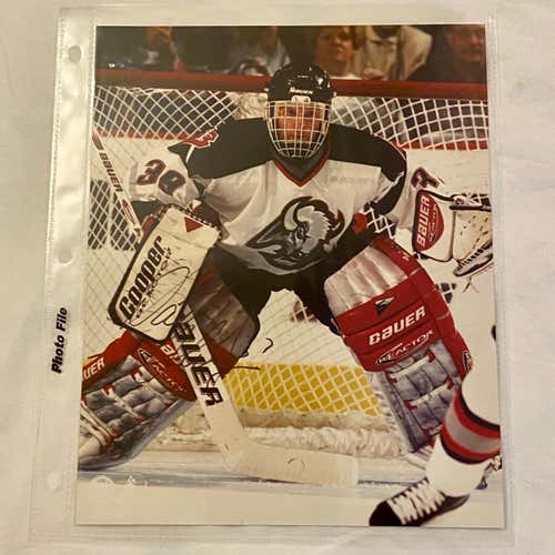 DOMINIK HASEK AUTOGRAPHED BUFFALO SABRES NHL HOCKEY PICTURE