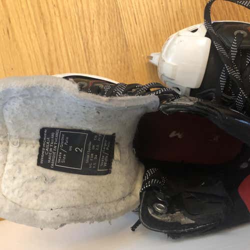 Junior CCM RBZ Extra Wide Width Size 2 Hockey Goalie Skates