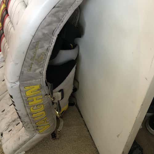 White Senior 34" Vaughn Velocity VE8 Pro Stock Goalie Leg Pads
