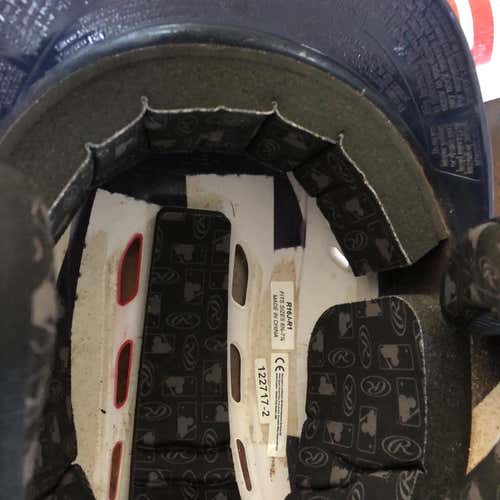 White Used 6 3/4 Rawlings R16J-R1 Batting Helmet