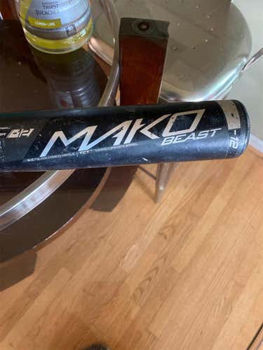 Kid Pitch (9YO-13YO) 2015 Composite Mako Beast (-12) 18 oz 30" Bat
