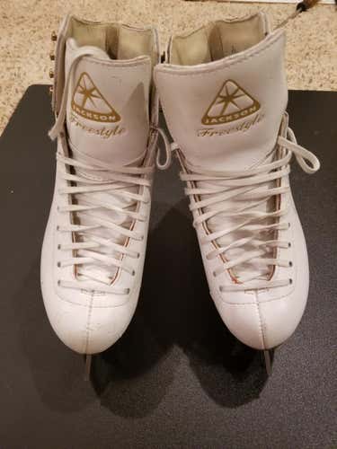 White Used Jackson Freestyle Figure Skates Size 7 b