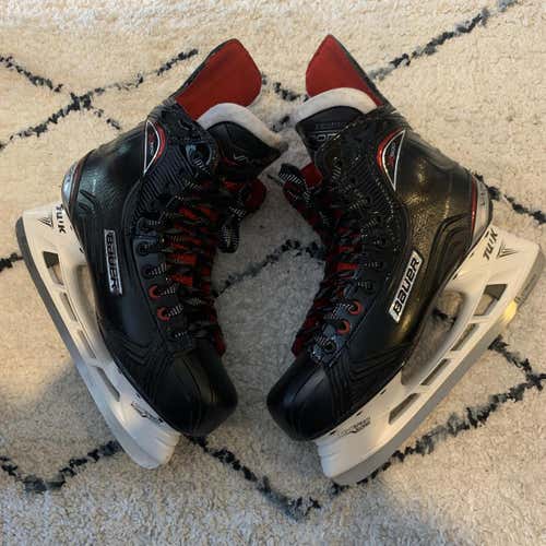 Senior Bauer Vapor X600 Hockey Skates Regular Width Size 9.5 + free skate guards