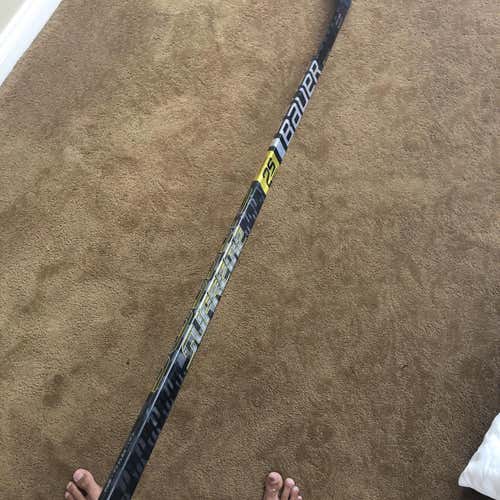 Supreme 2S Pro P28 77 Flex Righty Hockey Stick