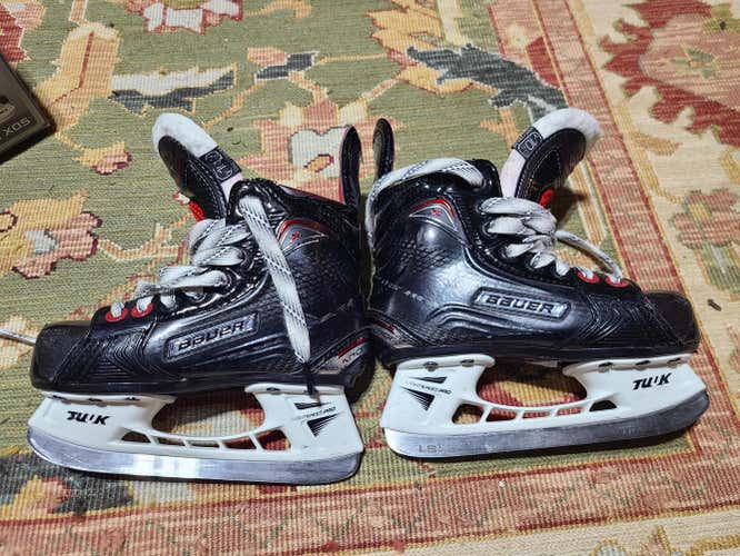 Used Youth Bauer Vapor 1X Hockey Skates Regular Width Size 10.5