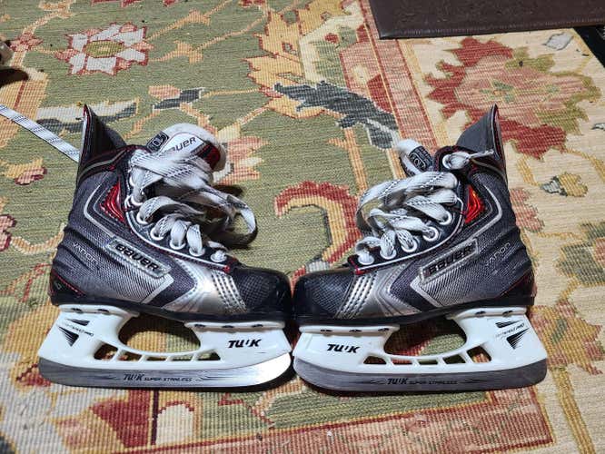 Used Youth Bauer Vapor X60 Hockey Skates Regular Width Size 10.5
