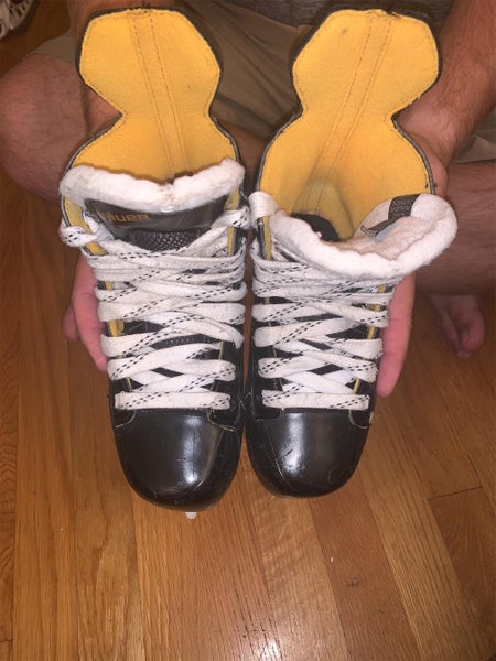 Youth Bauer Supreme 160 Regular Width Size 12.5 Hockey Skates (Great Condition- Gently Used)