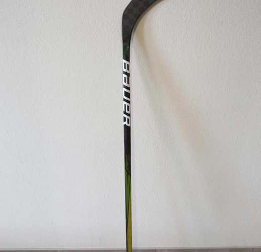 New Release Bauer Supreme Ultrasonic RH Senior Hockey Stick 77 Flex Ultra Sonic Right Hand