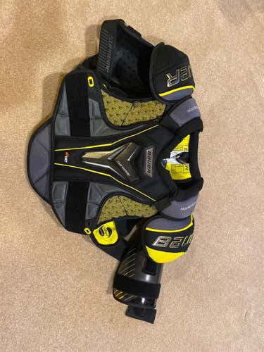 Senior Medium Bauer Supreme 1S Shoulder Pads