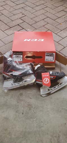 New Youth CCM JetSpeed FT340 Hockey Skates Size 13