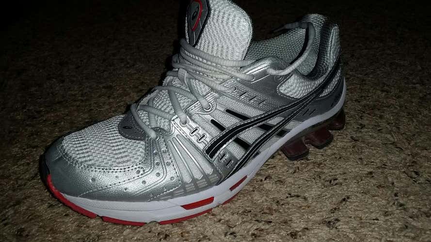 Mens 9.5 U.S. Asics 1021A117-101 GEL Kinsei OG White Black Men's Running (USED)