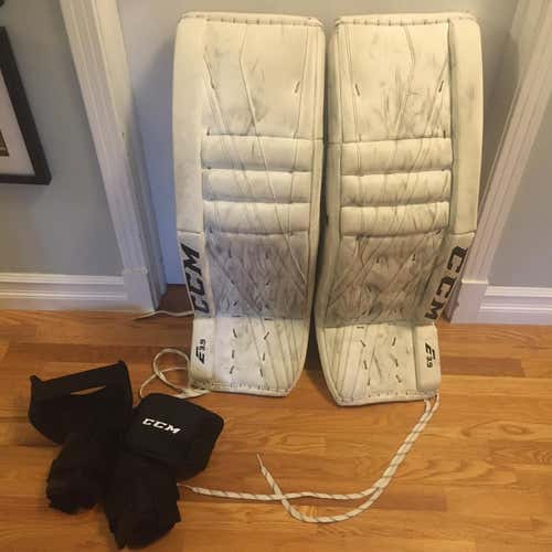 CCM Extreme Flex III E3.9 Pads