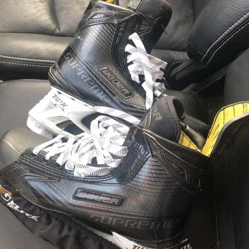 Senior Bauer Supreme MX3LE Regular Width Size 9 Hockey Skates