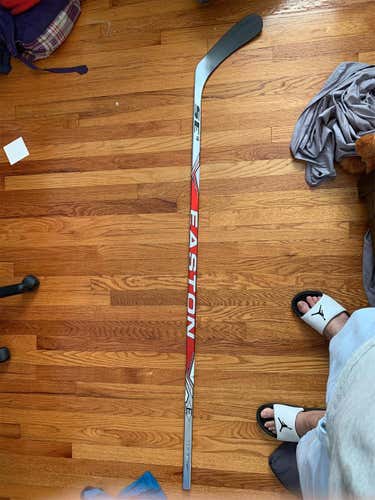 Senior Right Handed SE16  Hockey Stick